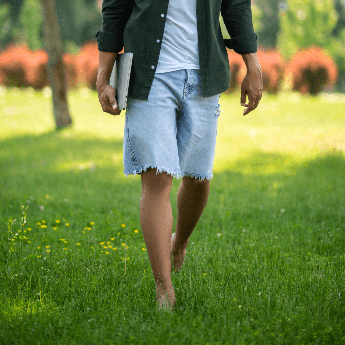 mindfulness-grounding-walking-barefooted